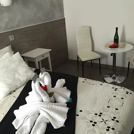 Hostal Meyra Madrid Exterior foto
