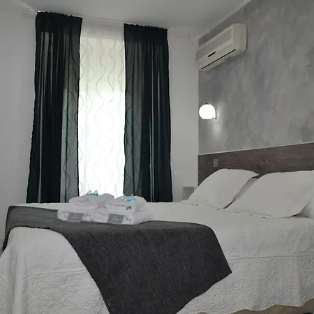 Hostal Meyra Madrid Exterior foto